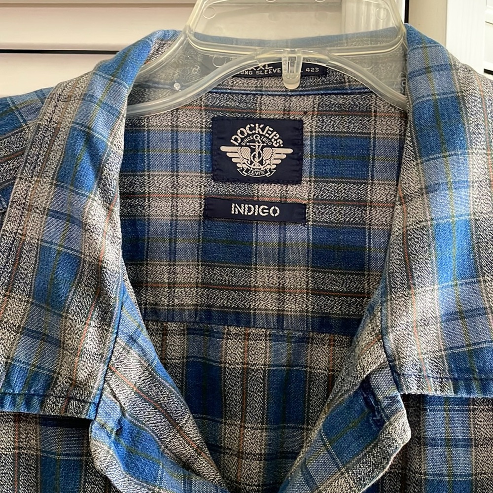 Mens Dockers long sleeve shirt.